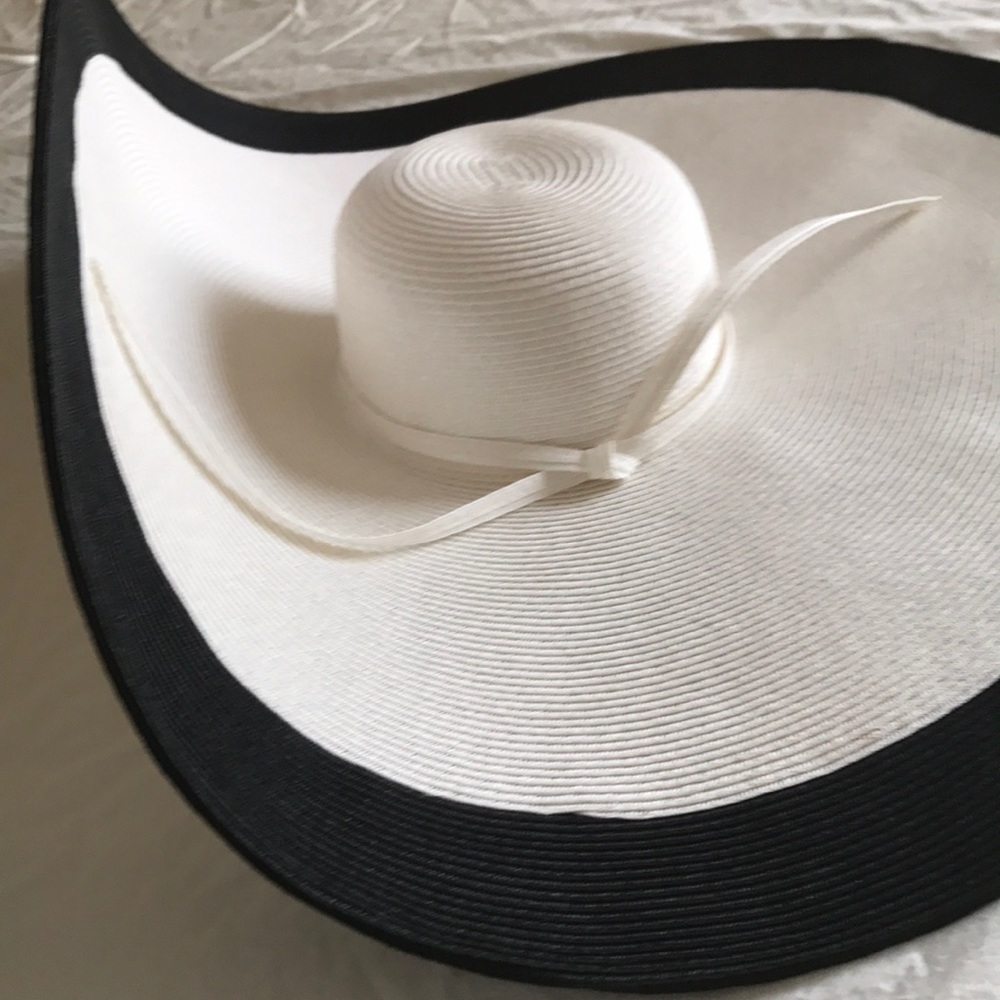 Scala Collezione black&white retro hat huuge poles